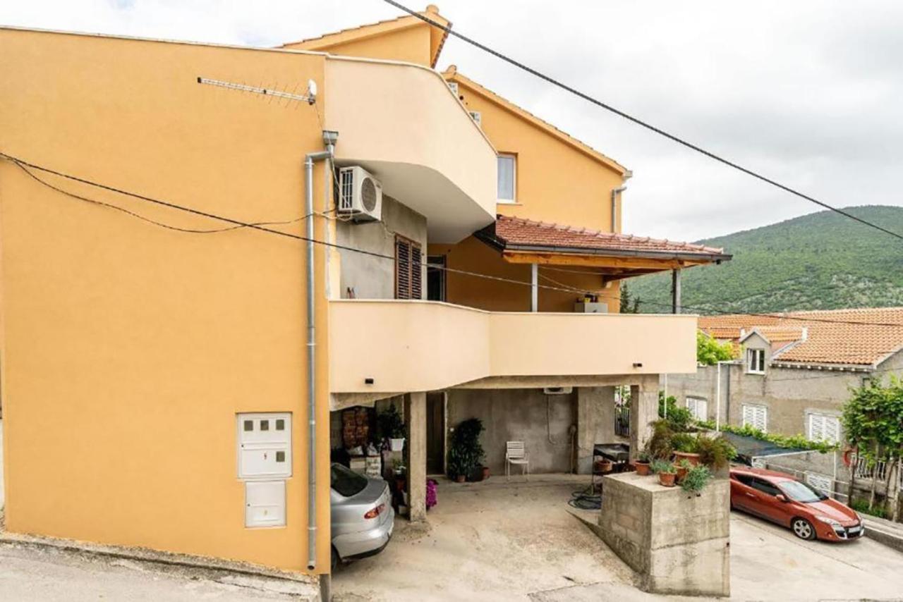 Apartment Matej Mokošica Екстериор снимка