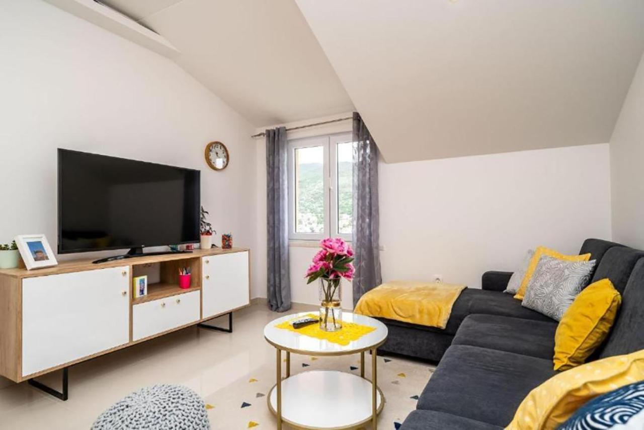 Apartment Matej Mokošica Екстериор снимка