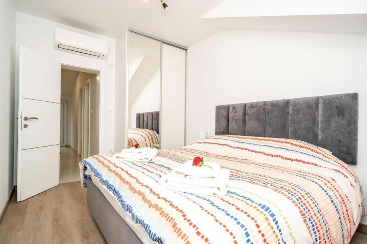Apartment Matej Mokošica Екстериор снимка