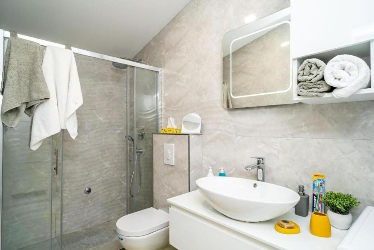 Apartment Matej Mokošica Екстериор снимка